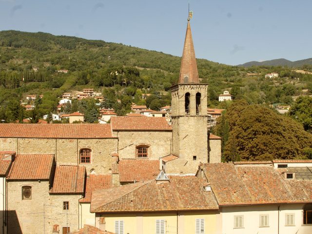 https://www.visiteguidatearezzo.it/wp-content/uploads/2018/09/Sansepolcro-interno-640x480.jpg